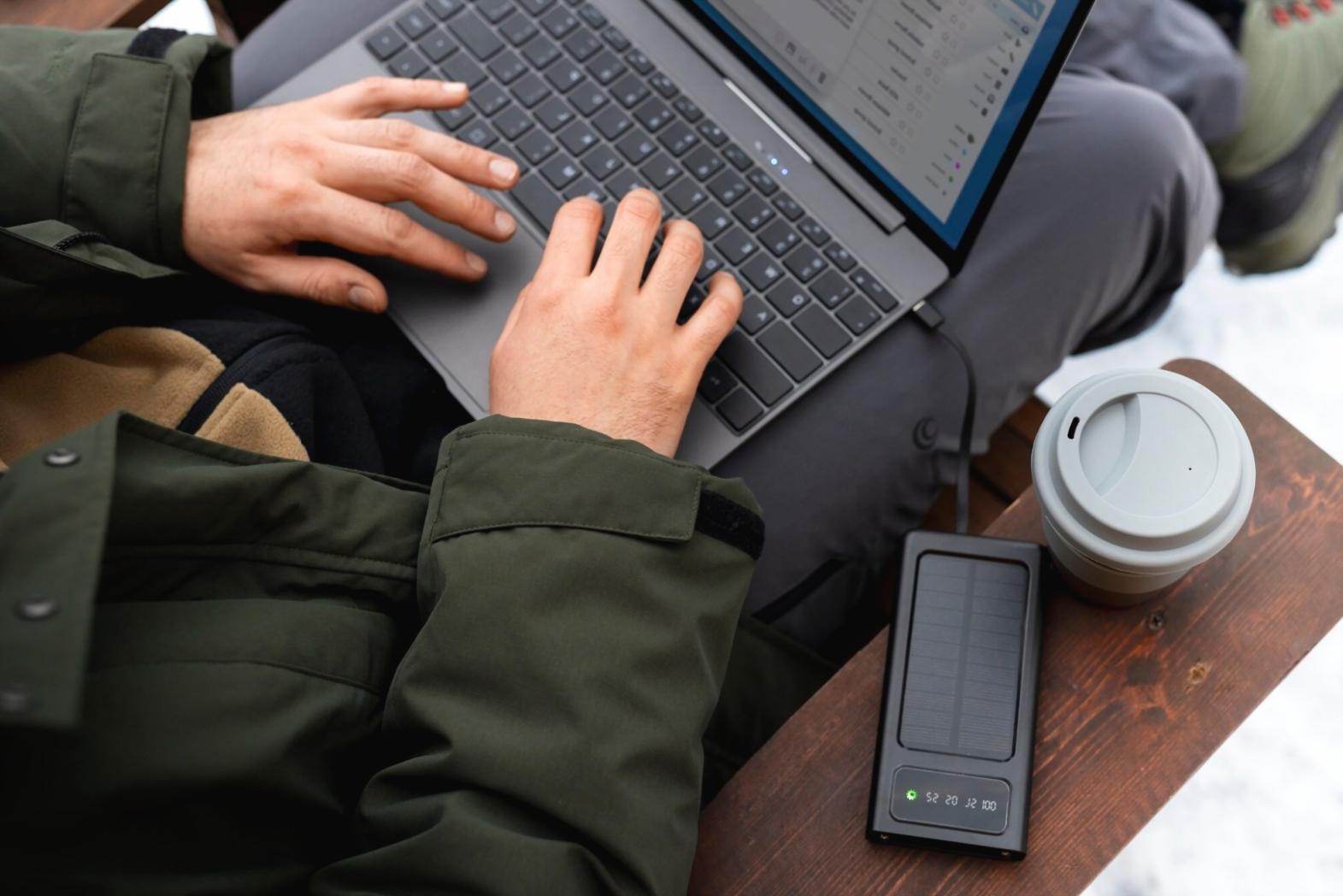 Participants en formation entrepreneuriale travaillant en groupe